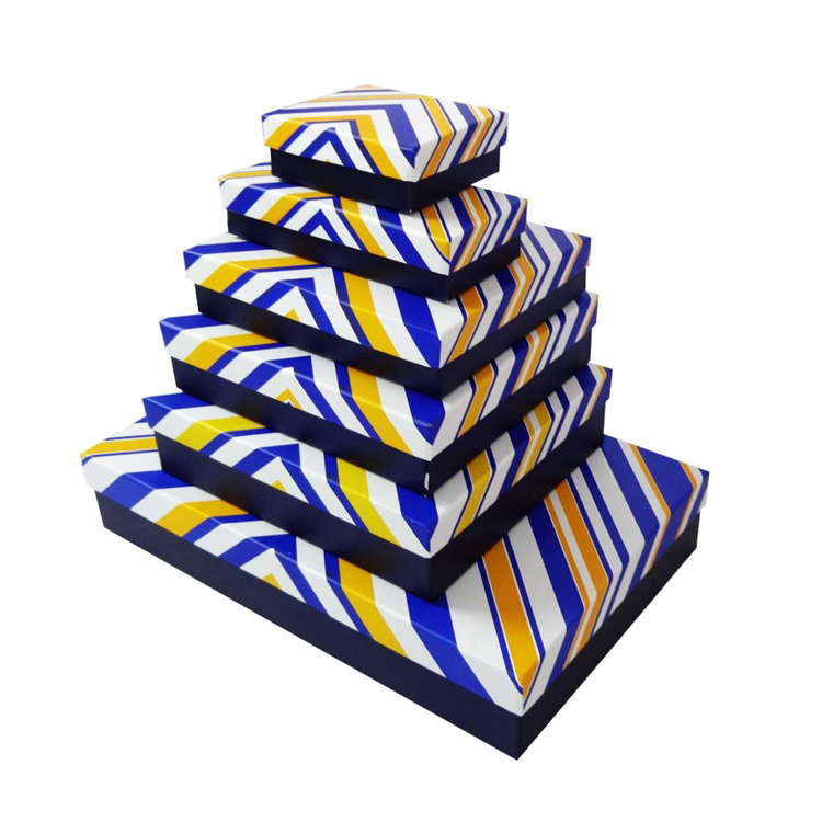 Custom Red White Black triangle Stripes Lid and Pink Interior Cardboard Box