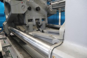 Highshine 1850ton <strong>Injection</strong> Molding Machine Professional <strong>Local</strong> Manufacturer Plastic Car Bumper Making Machine - Product Image 6