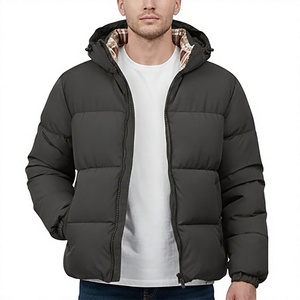 Chaqueta de plumón larga con capucha y cuello alto para hombre, de poliéster grueso, cortavientos, informal, con cremallera frontal y logotipo personalizado. - Product Image 1