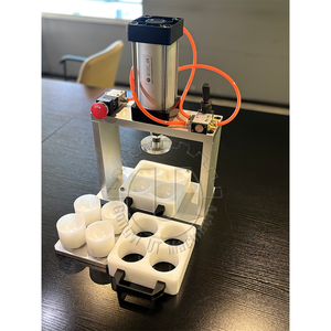 Máquina de prensado neumática para bombas de baño y bolas de vapor artesanales, con tamaño personalizable de 20-100 mm, multivoltaje y 1 año de garantía - Product Image 1