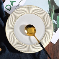 Lot de 4 assiettes à dîner minimalistes de luxe en porcelaine dorée pour restaurants de mariage et usage domestique Plat à steak en céramique chic