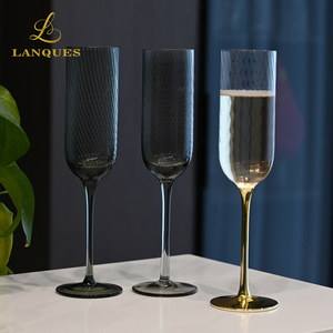 Flûtes à <span class=keywords><strong>champagne</strong></span> ondulées <span class=keywords><strong>de</strong></span> design européen Lanques, verres à vin pour la maison, les mariages et les événements <span class=keywords><strong>de</strong></span> restauration - Product Image 2