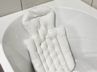 Oreiller de Bain en Maille 3D de Luxe en Gros, Style Moderne, Support Ergonomique pour la Tête et le Cou avec Base Antidérapante, Inspiré par le Spa pour Bébé Durable