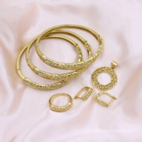 Parure de bijoux en laiton plaqué or 18 carats personnalisable sans ternissure, motif filigrane de fleurs creuses vintage