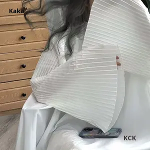 Capa de Peluquería Antiadherente para Salón de Belleza, con Logotipo, Ajustable, Cierre a Presión, Fácil de Limpiar - Product Image 2