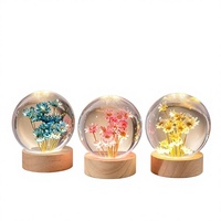 Boule de cristal en résine en forme de cube, pissenlit lumineux, veilleuse, cadeau d'anniversaire abordable et luxueux, décoration artisanale créative