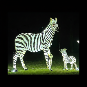 Lampe décorative LED en forme de zèbre, IP65, motif festif pour les présentoirs de centres commerciaux et les événements culturels - Product Image 1