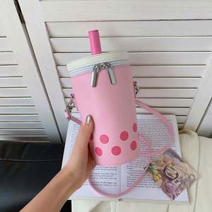 กระเป๋าเป้สะพายหลังทรงถังเล็กน่ารักสไตล์เกาหลี แฟชั่นใหม่ ตกแต่งด้วยการเย็บตะเข็บ เข้าได้กับทุกชุด กระเป๋าผ้าฝ้ายสีนมชาสำหรับผู้หญิง ดีไซน์เฉพาะตัว - Product Image 3