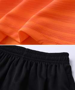 100% पॉलिएस्टर लड़के और लड़कियों फुटबॉल कस्टम सबलिमिनेशन 2-पैक सॉकर जर्सी सेट खेल टीम वर्दी शर्ट और शॉर्ट्स - Product Image 6