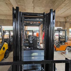 Chariot élévateur Toyota 30 d'occasion, 3 tonnes, mini, bon état, d'origine japonaise, avec moteur et moteur, prix avantageux - Product Image 6