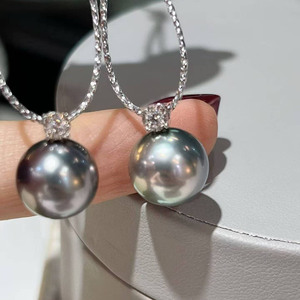 Colgante Clásico de Perla Tahitiana Lady Diana, Perla Negra de Agua Salada con Brillo Espejo de 10-11 mm, Plata 925, Joyería Delicada para Mujer de Uso Diario - Product Image 4