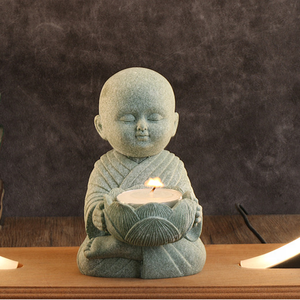 Tenendo loto candelabro piccolo monaco fatto a mano in resina Buddha figurina scrivania profumato Buddha giardino Bonsai Mini ornamenti - Product Image 6