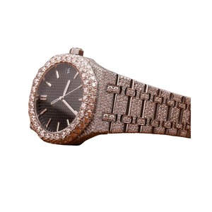 Reloj de lujo para mujer, caja de acero inoxidable, cierre oculto, resistente al agua, esfera negra romana, movimiento de cuarzo informal - Product Image 1