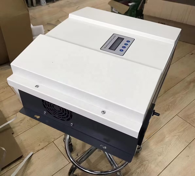 1Kw  Voltage Boost and Buck Remote-Controlled MPPT Off-grid Wind Turbine  Charge Controller for Battery Charge