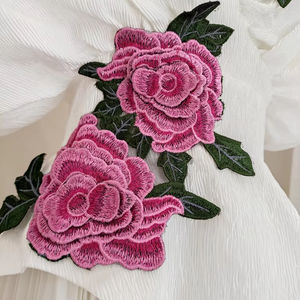 ชุดเดรสจีบพลีท ดีไซน์ใหม่ ขายดี คุณภาพสูง สำหรับผู้หญิง ฤดูร้อน-ฤดูใบไม้ร่วง คอวี พร้อมลายปักดอกไม้ - Product Image 3