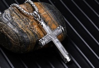 Pendentif TIZTI de luxe en météorite pour homme, en acier inoxydable avec incrustation de météorite véritable, collier pendentif croix pour gentleman