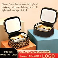 Tas Makeup Portabel Cermin LED Kustom, Tas Makeup Mini Tahan Air untuk Perjalanan