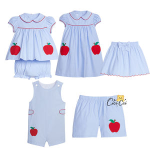 Robe d'été pour filles en coton à carreaux bleus avec bordure rouge et applique pomme, tenue assortie pour sœurs, idéale pour la rentrée scolaire - Product Image 1
