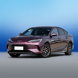 Voiture électrique BYD berline 5 places, transmission intégrale, phares LED, toit ouvrant panoramique, autonomie de 601 à 700 km, pneus R18, intérieur en cuir - Product Image 1