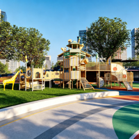 Structure de jeu en bois sur le thème de la forêt, aire de jeux commerciale pour enfants avec toboggan en spirale et filet d'escalade en corde pour parc d'attractions public