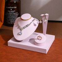 Présentoir multifonctionnel en cuir PU pour bijoux, buste de mannequin pour colliers, bagues, pendentifs et boucles d'oreilles