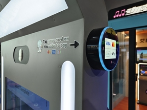 ใช้งานง่ายจอแสดงผลแนวตั้งหน้าจอสัมผัสแนวตั้งพร้อมกล้องบริการตนเองบูธถ่ายภาพแบบบริการตนเอง - Product Image 3