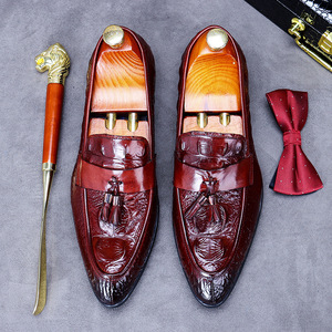 Top-quality leather men's formal single <b>shoes</b> with English otter-pattern embossed and fringed design - Product Image 6