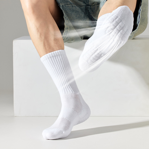 Chaussettes de sport pour hommes à compression avec logo personnalisé, chaussettes de sport de qualité supérieure, respirantes et absorbant la transpiration - Product Image 3