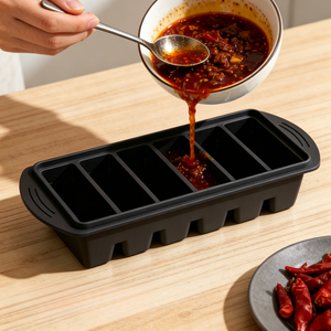 Bac à glaçons en silicone à 6 cavités avec couvercle transparent, moule à glaçons grand format de qualité alimentaire LFGB pour whisky et conservation de soupes - Product Image 5