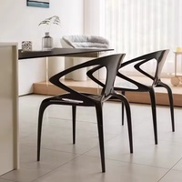 Chaise de salle à manger moderne luxueuse en plastique pour salon, salon, café, restaurant, chaise de salle à manger en acrylique transparent