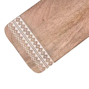 Planche à découper en bois rectangulaire avec poignée et motif géométrique pour la cuisine M/S MUGHAL CRAFTS MC 329 - Product Image 2