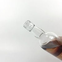 Bouteille transparente ronde vide en verre silex liqueur vin whisky vodka tequila avec couvercle en liège scellé