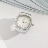 Jam Tangan Cincin Mewah Retro Vintage Berlapis Emas dengan Tali Elastis, Dial Digital, Mini Quartz untuk Pria Wanita