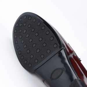 Nuevos Zapatos Formales de Cuero para Hombre, Estilo Otoñal, Color Vino Tinto, de Piel Vacuna, Transpirables, Impermeables, con Aumento de Altura - Product Image 4