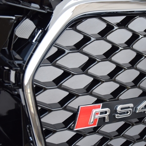 โรงงานอัตโนมัติ <span class=keywords><strong>RS4</strong></span> สีดําหรือสีเงินกันชนหน้ากระจังหน้ารังผึ้ง Quattro สําหรับ <span class=keywords><strong>Audi</strong></span> A4 B8.5 2013-2016 - Product Image 5