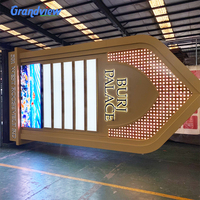 Panneau publicitaire extérieur personnalisé autoportant, écran vidéo LED à pixels, boîte à lumière LED en acrylique pour la publicité commerciale