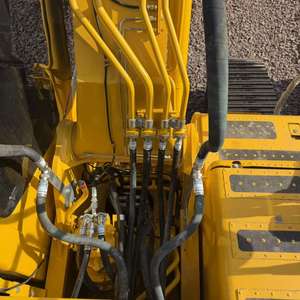 Excavatrice hydraulique Komatsu PC240 d'occasion de haute qualité, idéale pour les travaux d'ingénierie municipale et la construction routière - Product Image 4