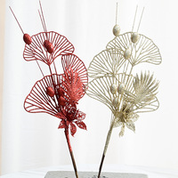 Décoration de Noël Festive : Branche Artificielle Moderne en Plastique avec Poudre Dorée, Feuilles de Lys et Baies pour Arbre