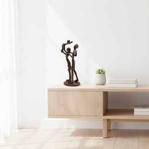 Statuette in Ghisa di Famiglia, Sculture di Famiglia a Tre, con Genitori e Bambino, per Arredamento Camera da Letto e Soggiorno, Regali per la Famiglia - Product Image 2