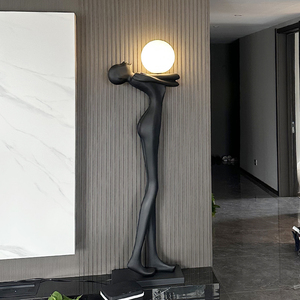 Lampada <span class=keywords><strong>da</strong></span> Terra in Resina con Scultura Umanoide che Regge una Sfera, 172 cm, <span class=keywords><strong>Design</strong></span> per Hotel, Sale Espositive, Ville, Illuminazione Decorativa - Product Image 3