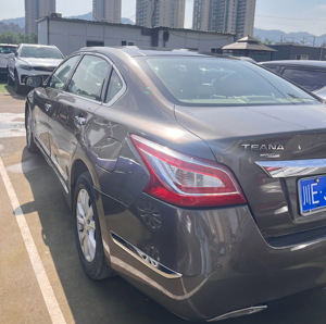 Nissan Teana d'occasion fiable 2013 - Berline essence 2.0L avec airbags de sécurité et <span class=keywords><strong>grand</strong></span> <span class=keywords><strong>espace</strong></span> de coffre - Product Image 4