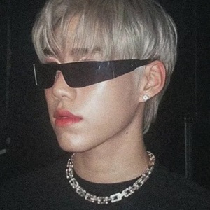 Y2K Cyberpunk Oversized One Piece Lens Sunglasses for Street Style American Fashion <b>Wrap</b> Around Windproof Sunglasses - Product Image 4