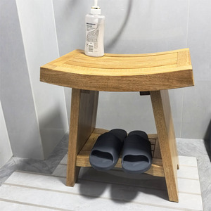 Tabouret de salle de bain Qingzhi 44x30.5x47cm en bois de teck, siège de douche antidérapant - Product Image 3