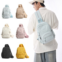 Sac à dos de mode urbaine en nylon léger, grande capacité, respirant et élégant ; Sac portable simple et adapté aux activités de plein air