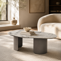 Table basse moderne de grande taille, de forme irrégulière, avec plateau en marbre véritable blanc et base en fer peint