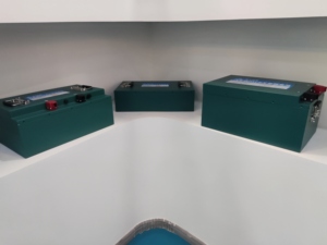 Batería de LiFePO4 semisólida <span class=keywords><strong>Haichi</strong></span> 60V/160Ah 72V/160Ah, 2000 ciclos de vida útil, para vehículos eléctricos de saneamiento de cuatro ruedas de baja velocidad - Product Image 4