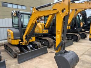 Mini-excavatrice hydraulique XE35U neuve, capacité de la benne de 0,12 m³, rotation zéro, compacte, avec climatisation. - Product Image 1