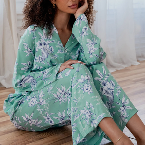 <span class=keywords><strong>Ensemble</strong></span> de pyjama en satin <span class=keywords><strong>pour</strong></span> femme, sur mesure, fabrication OEM ODM, vêtements de luxe à manches longues, vêtements de détente <span class=keywords><strong>pour</strong></span> femme, <span class=keywords><strong>ensemble</strong></span> deux pièces, taille plus, vêtements de nuit - Product Image 1