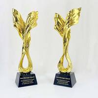 Vente en gros 27cm de hauteur or argent bronze résine aile d'ange plaque de cristal trophée de cristal prix