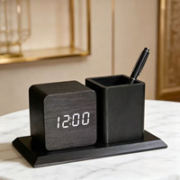 Support de crayons électronique LED multifonctionnel créatif en PVC, horloge de bureau au design minimaliste, alimentation par piles/USB, vente en gros usine